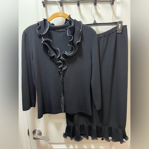 Cyrus Knit Skirt & Top Trimmed In Genuine Leather. - Picture 2 of 11